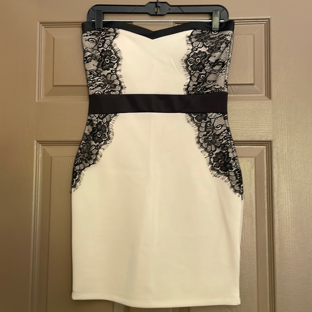 New Juniors dress strapless